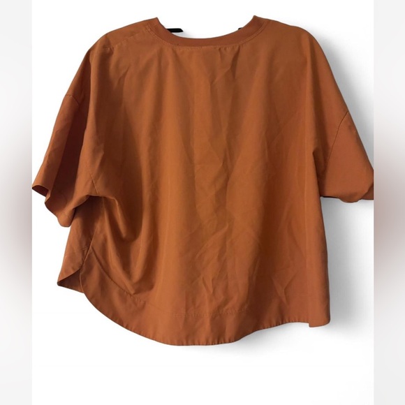 Old Navy Women's Tee in Warm Orange - Picture 2 of 3